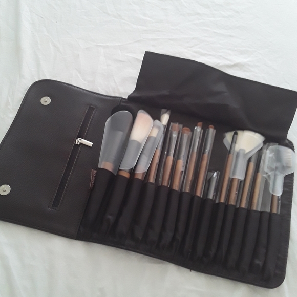 Morphe Makeup Zoreya Makeup Brush Set Poshmark